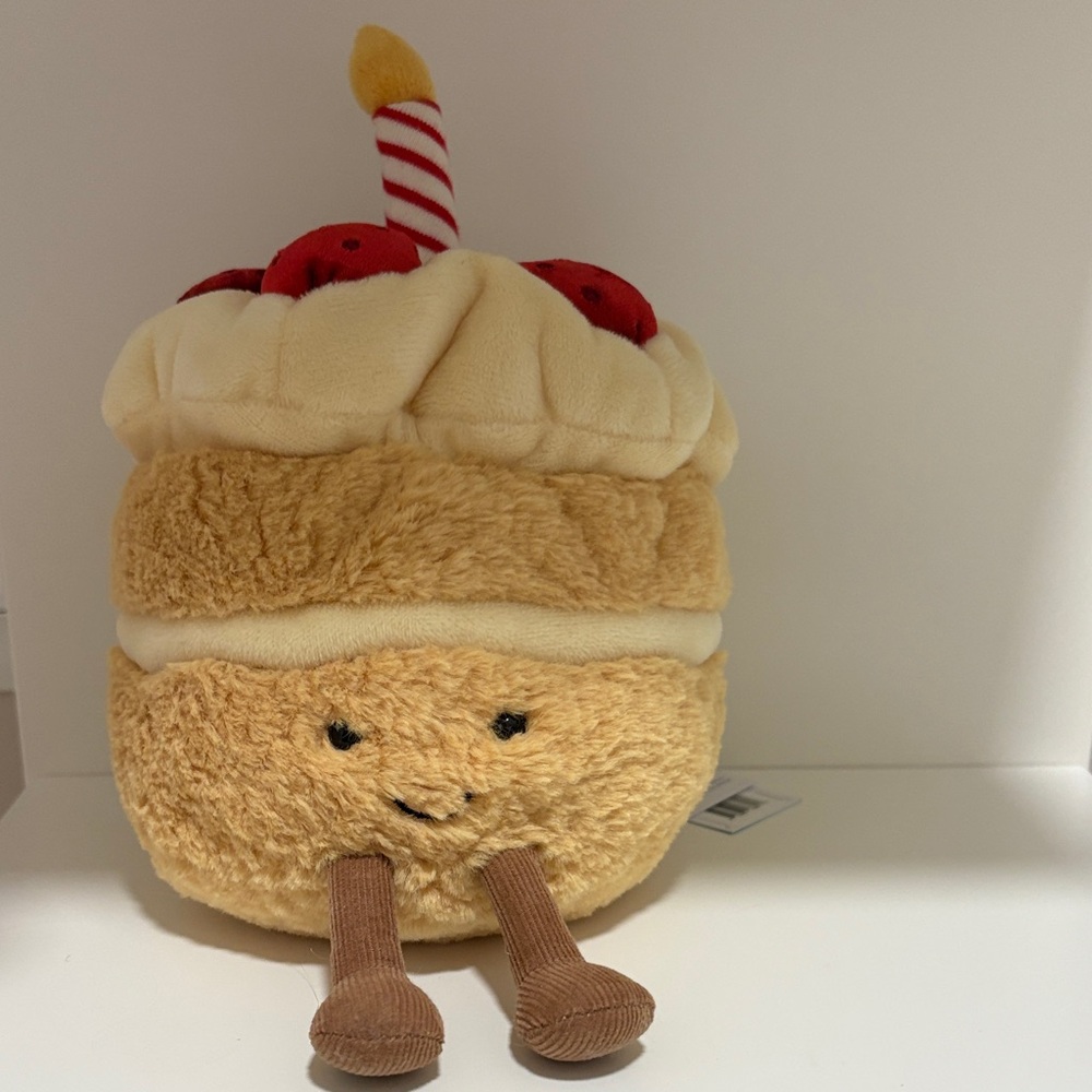 Jellycat Amuseables Birthday cake Plush, dustbag included. Fast ship
